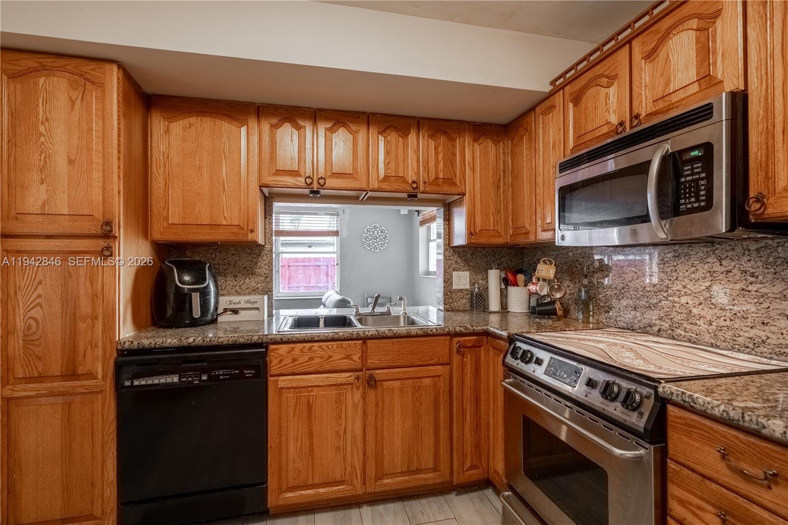 PEMBROKE LAKES SEC 4 - Residential