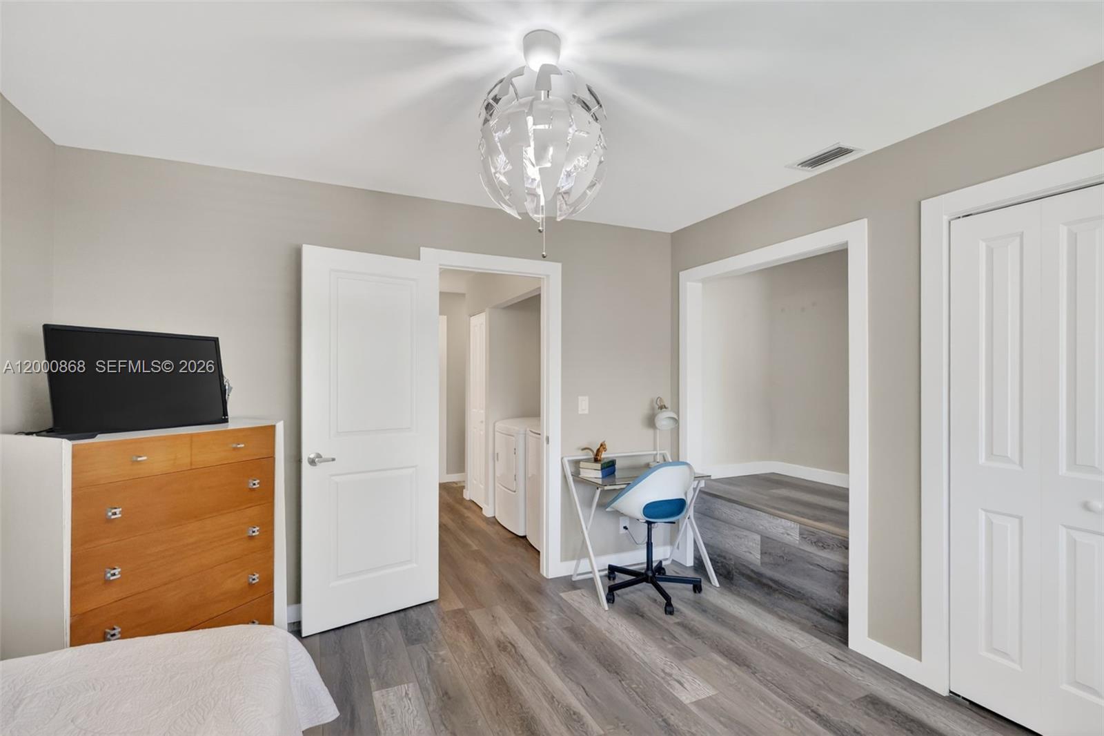 ISLAND VILLAGE PHASE II - Residential Lease