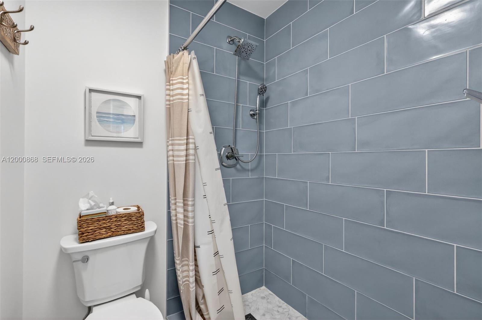 ISLAND VILLAGE PHASE II - Residential Lease