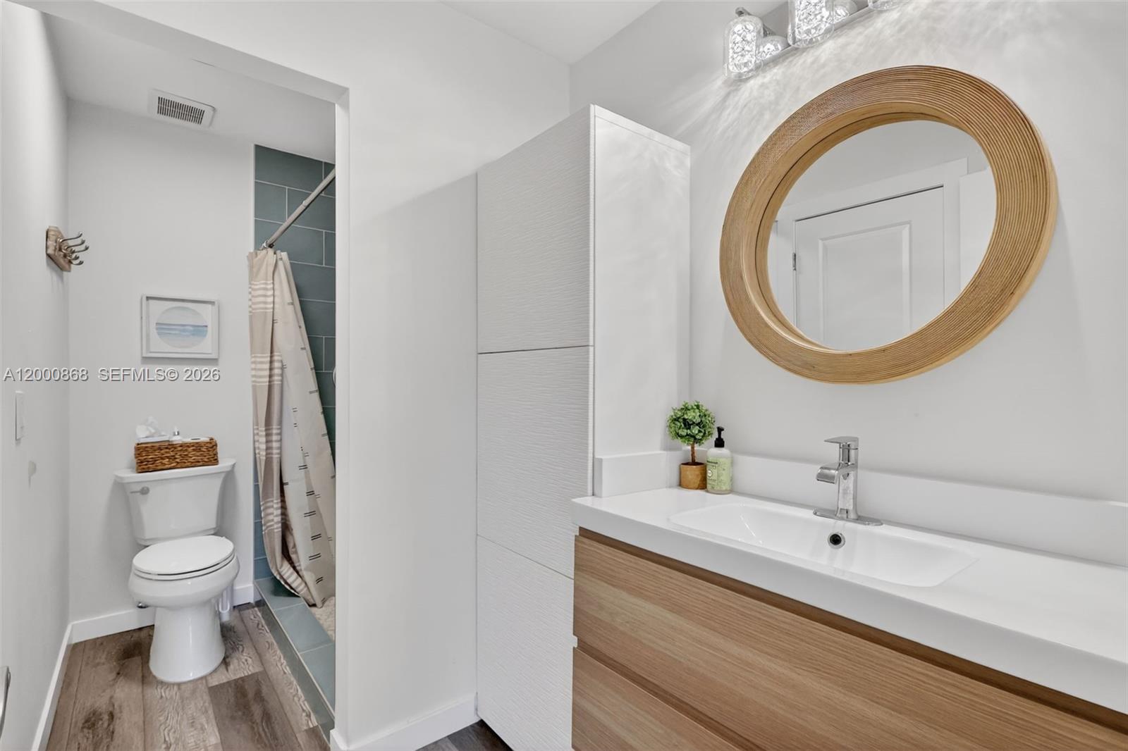 ISLAND VILLAGE PHASE II - Residential Lease