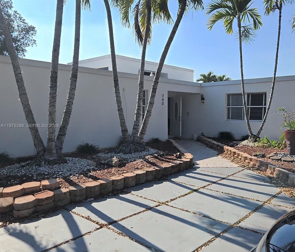 Photo of 740 Conch Shell Pl, Plantation, FL 33324 (MLS # A11975288)