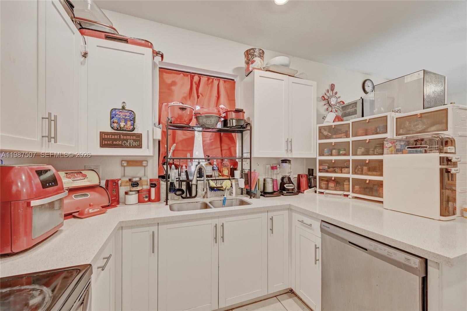 VIA VENTURE NEIGHBORHOOD - Residential