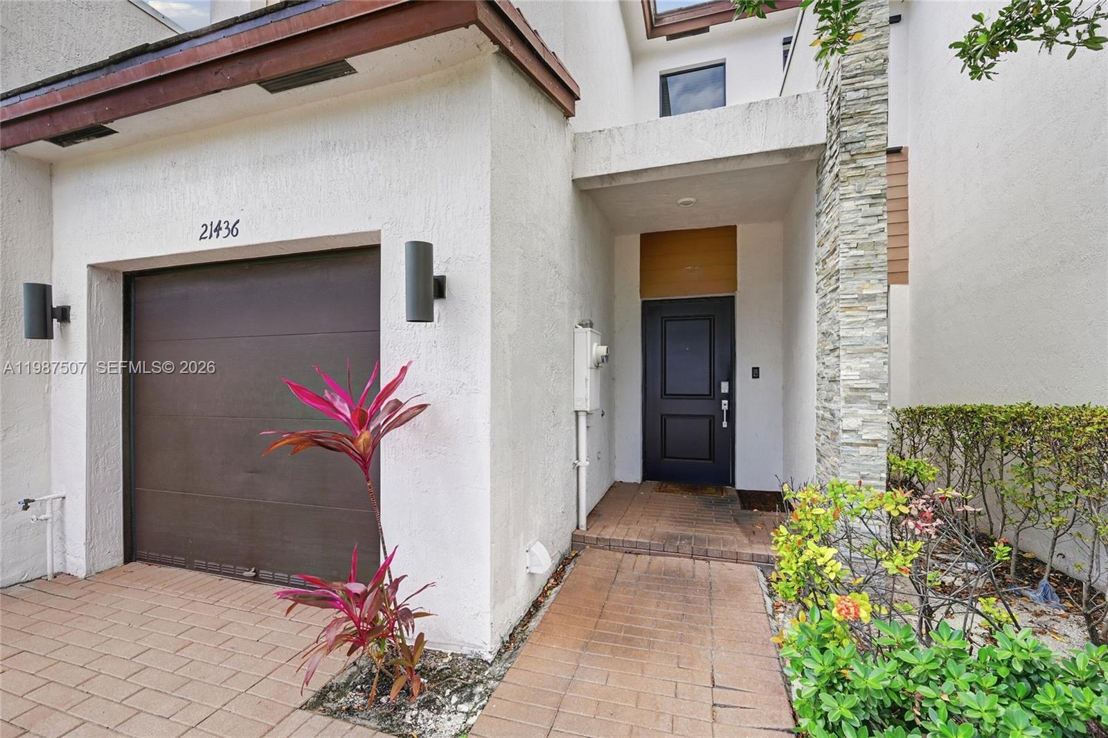 VIA VENTURE NEIGHBORHOOD - Residential