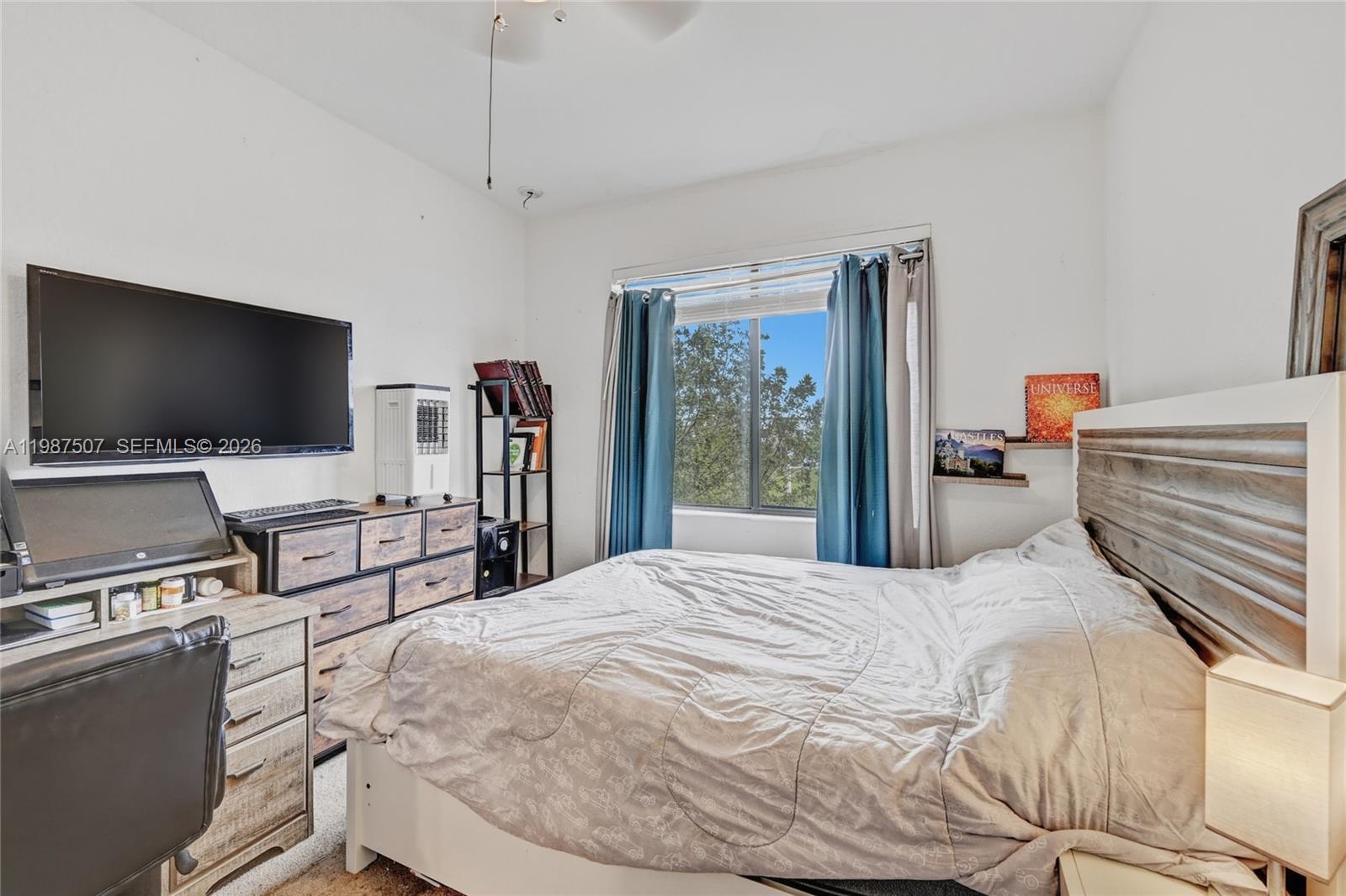 VIA VENTURE NEIGHBORHOOD - Residential