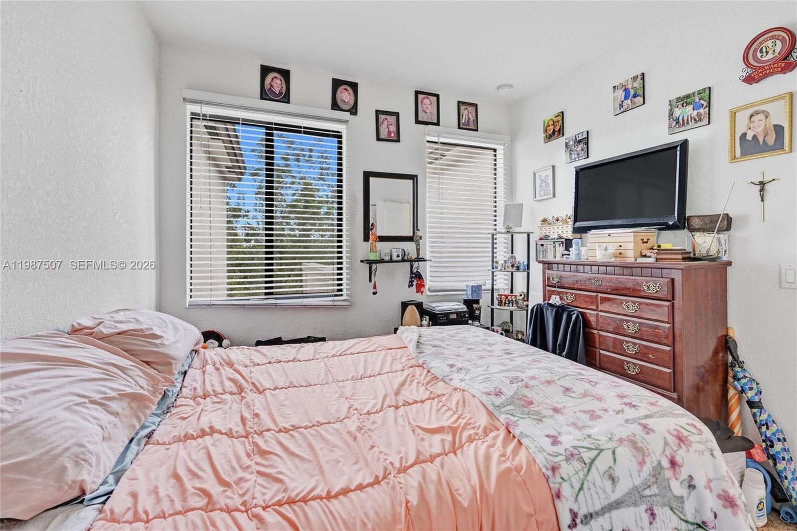 VIA VENTURE NEIGHBORHOOD - Residential