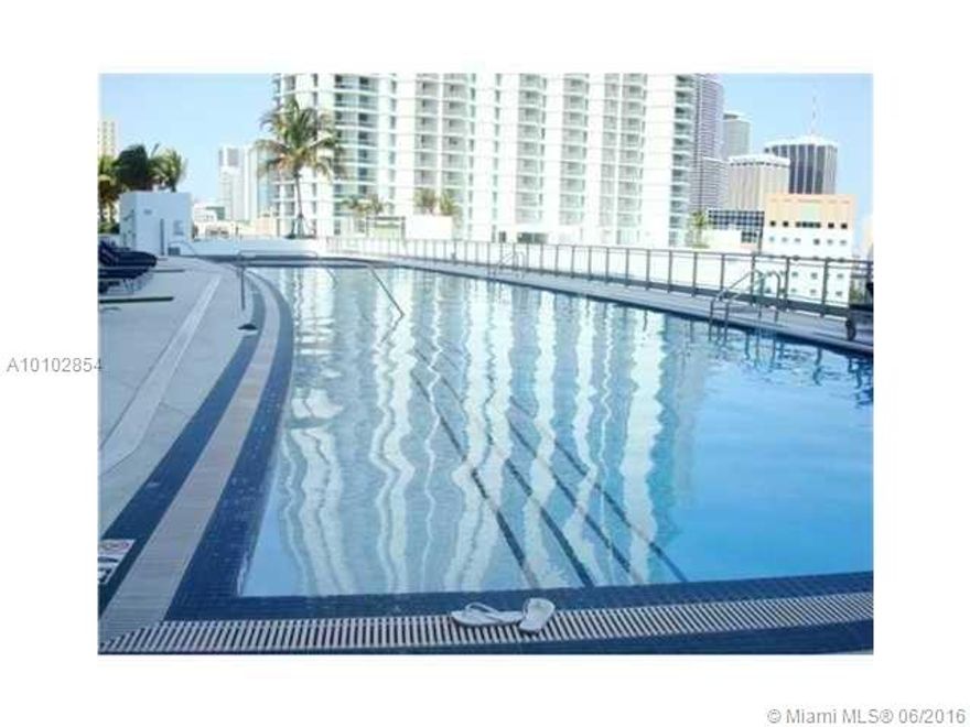 JUST RENOVATED !Gorgeous 2Bedroom 2 Bathroom PLUS DEN unit for rent. Live in a luxory building with top of the line amenities such as: Fitness Center, Spa,Pool, Gym, Activity Center, 24 hour valet and security guard. Best location to live in the area. Located right next to I95, minutes away from Center of Performing Arts , Miami Beach, Downtown and Brickell.