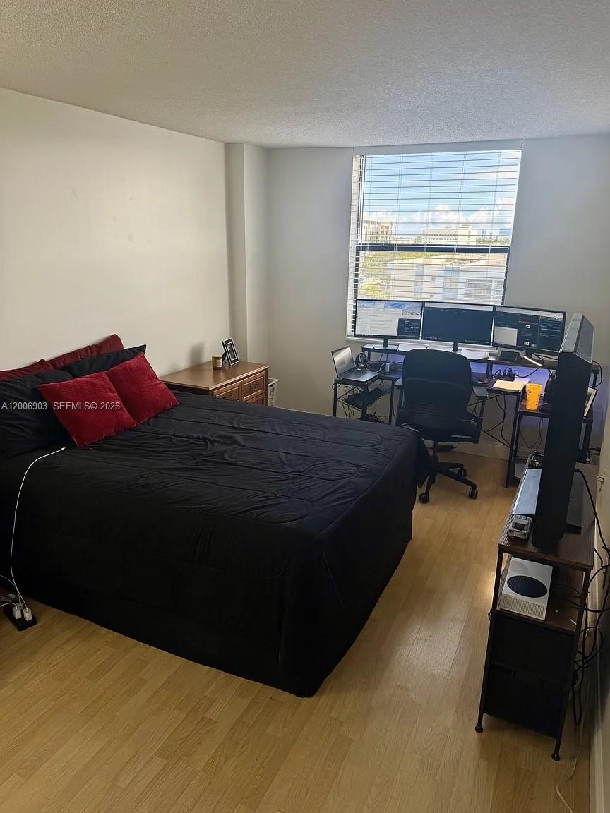 GREENWICH PH I CONDO - Residential