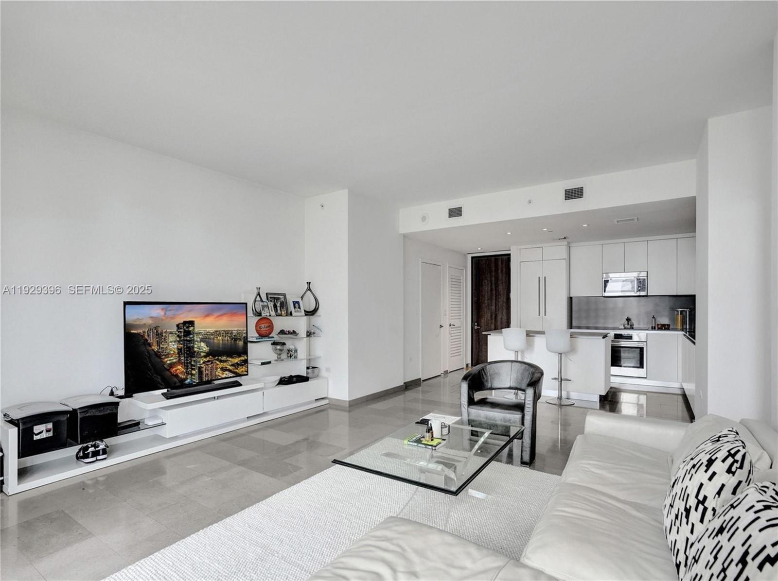 RISE CONDO - Residential Lease