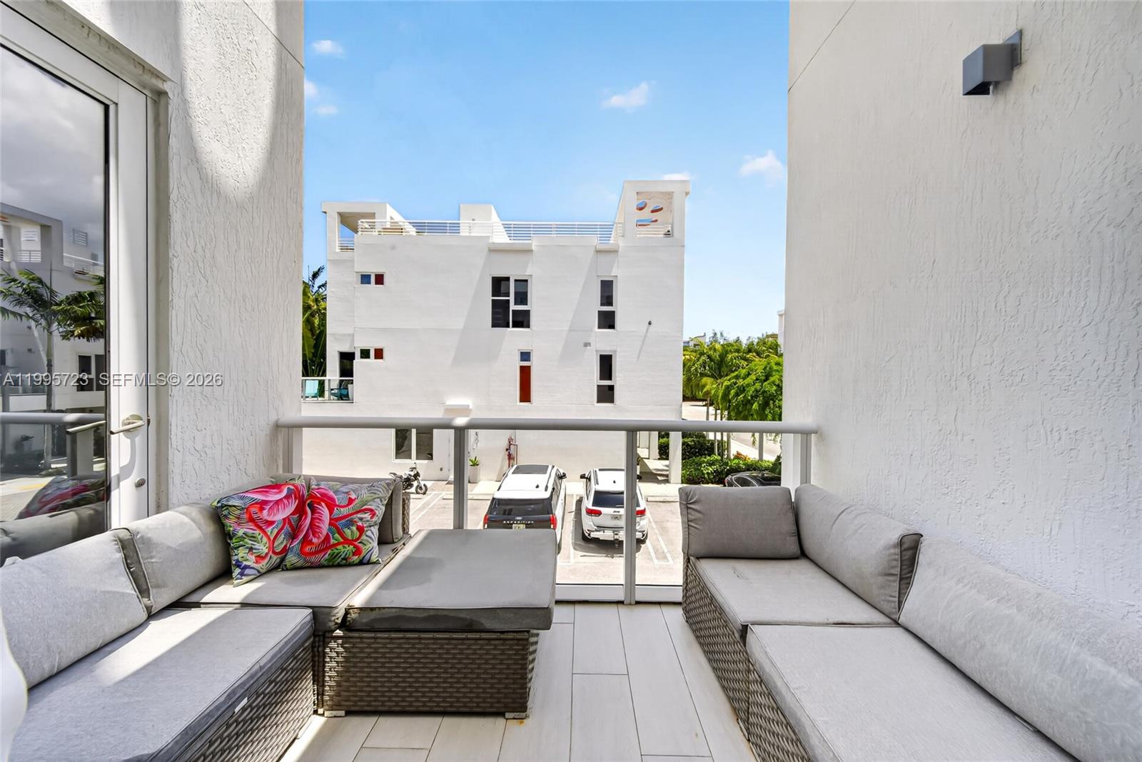 ONE BAY CONDO - Residential