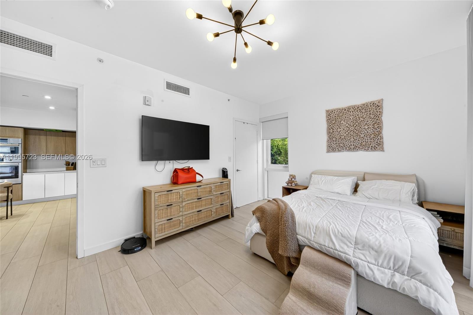 ONE BAY CONDO - Residential