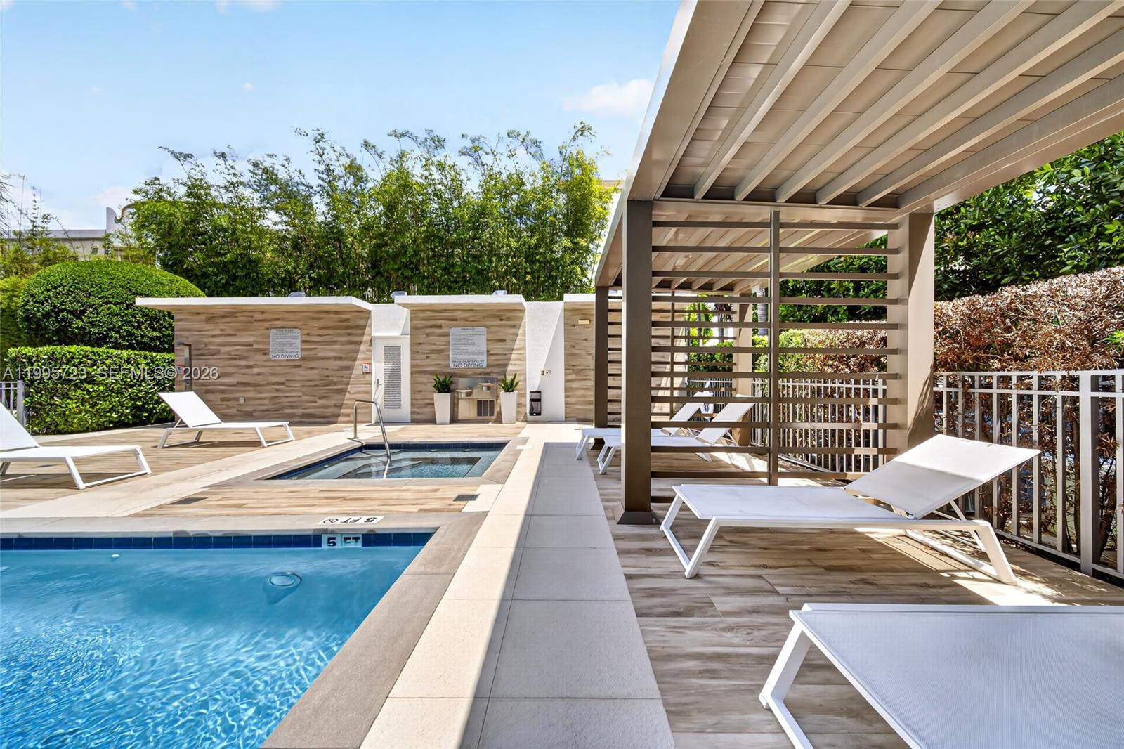 ONE BAY CONDO - Residential