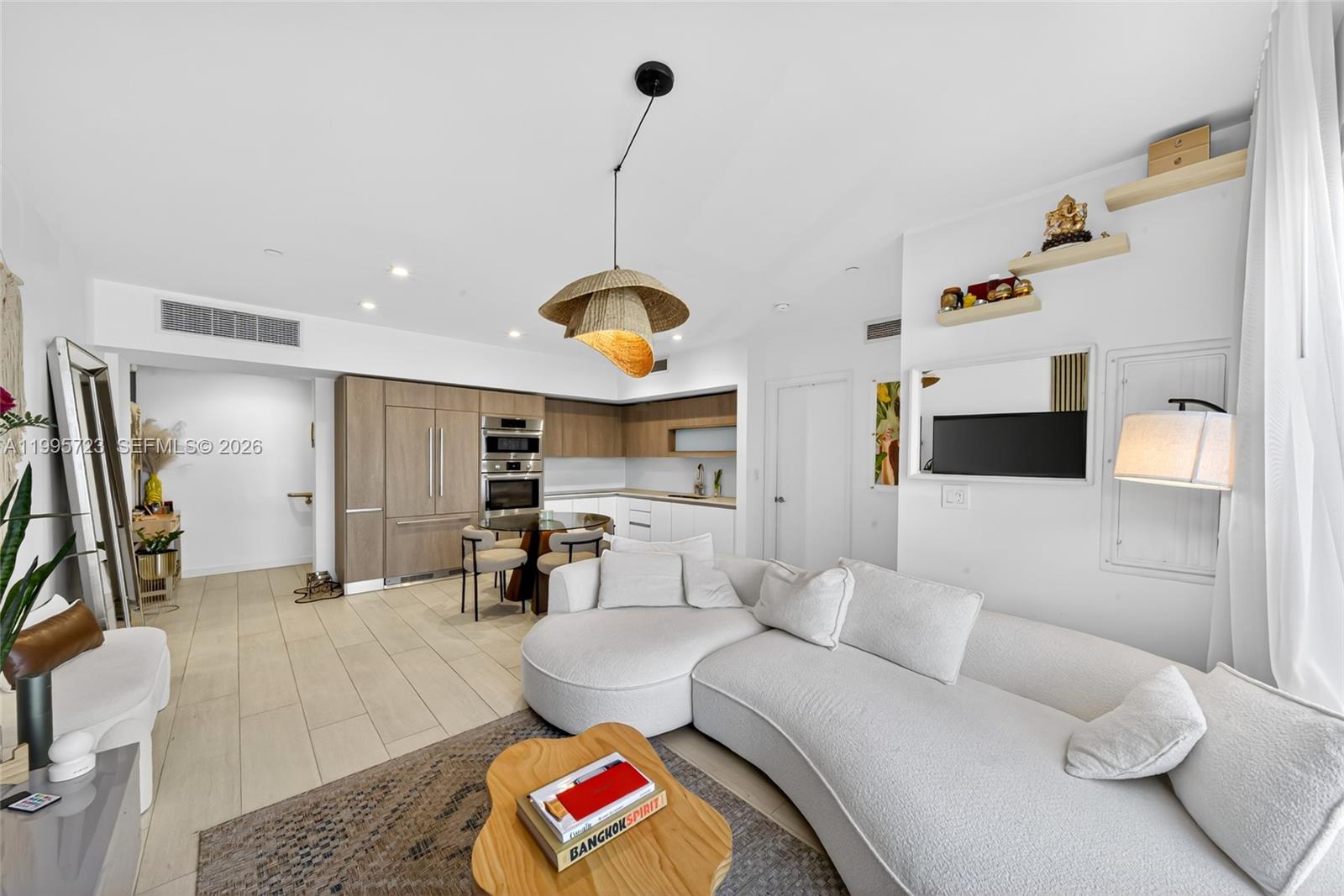 ONE BAY CONDO - Residential