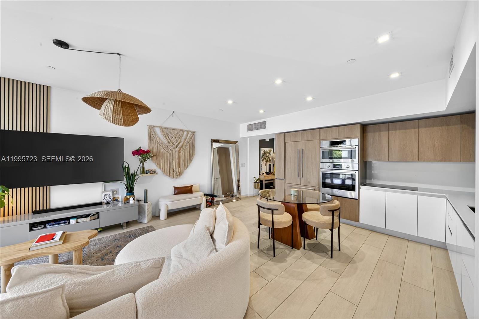 ONE BAY CONDO - Residential