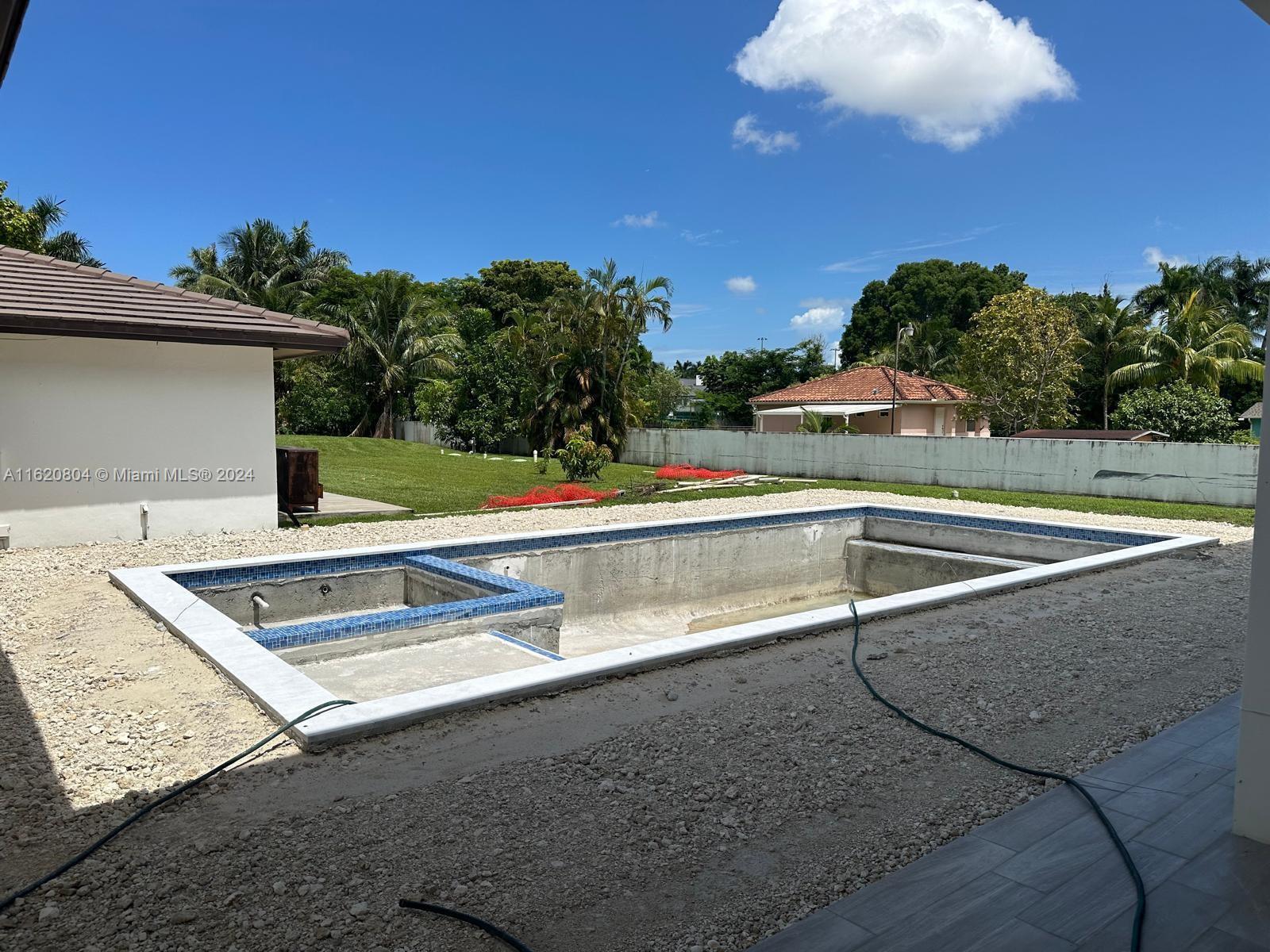 SWEETWATER ESTS SUB - Residential