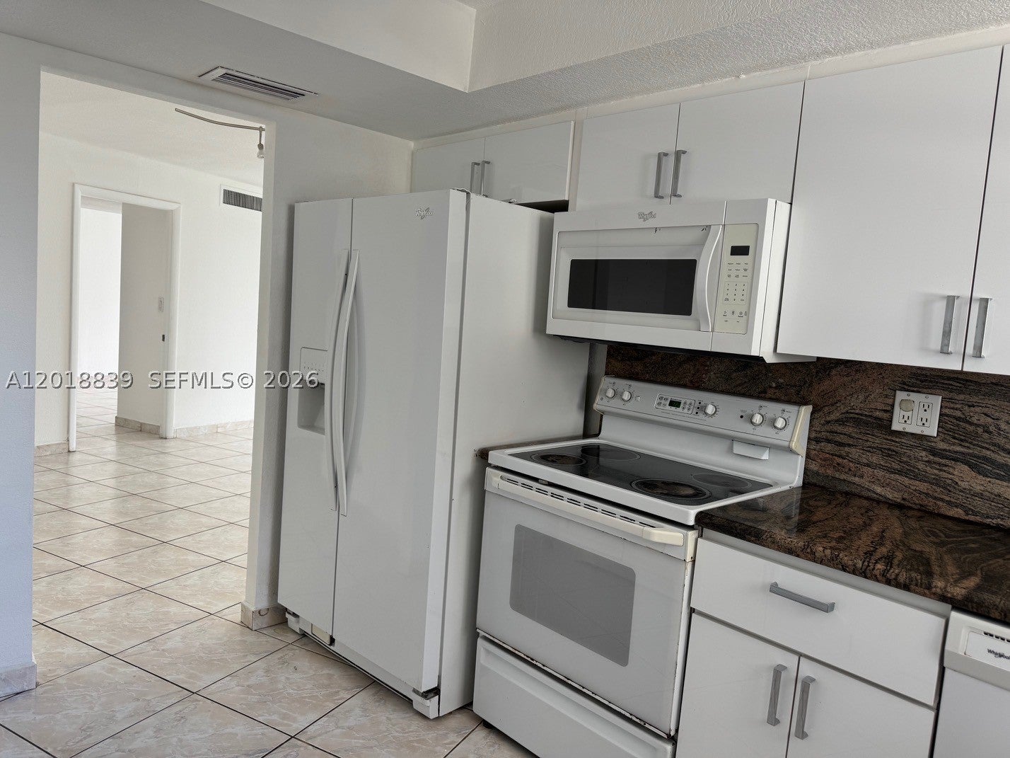 6039 COLLINS AV 537