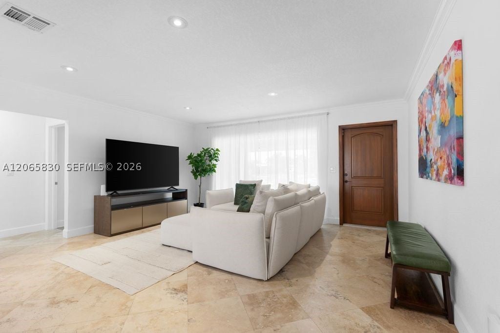 261 SE 4th St