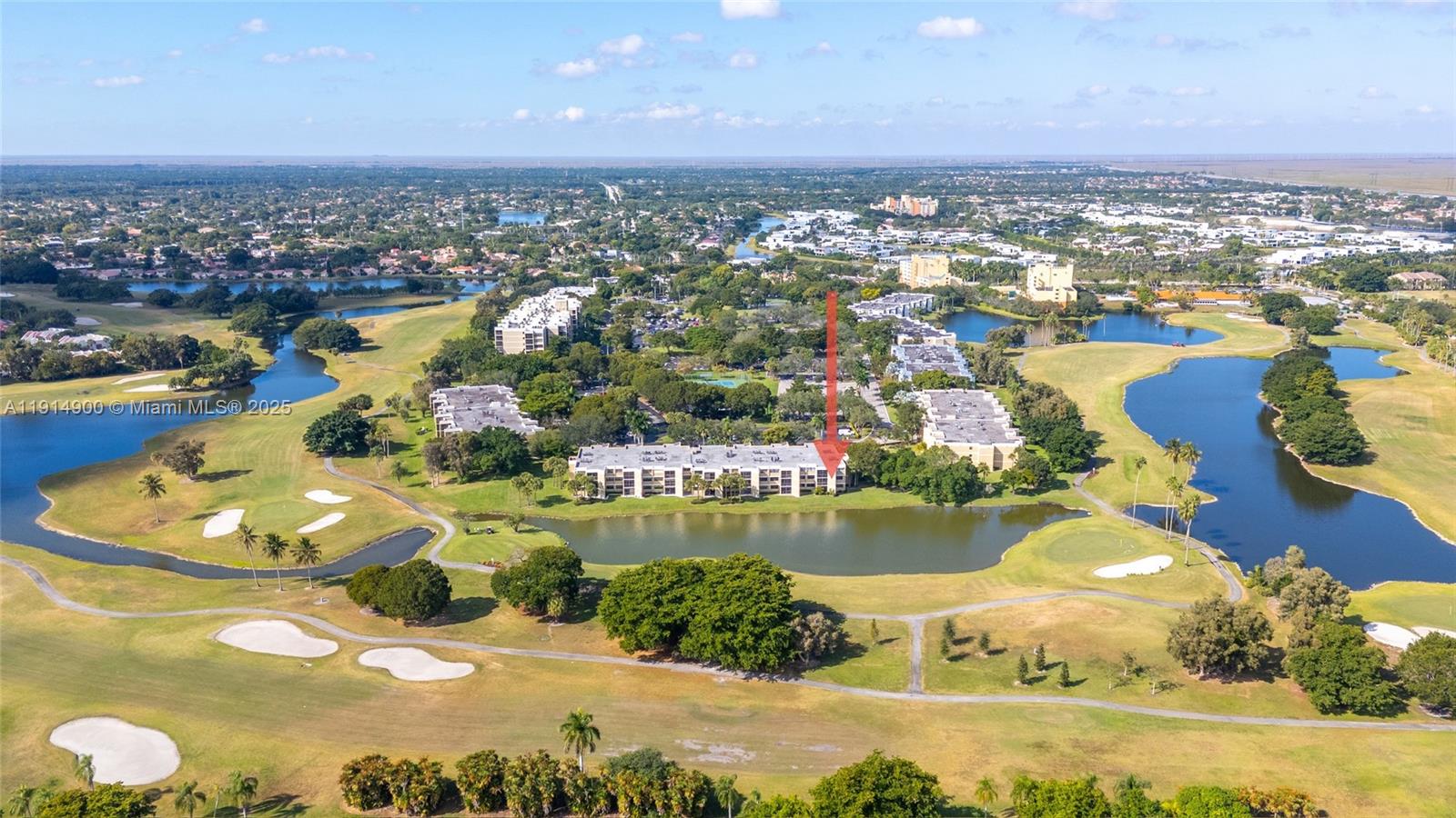 BUILDING FOUR OF COUNTRY - Residential