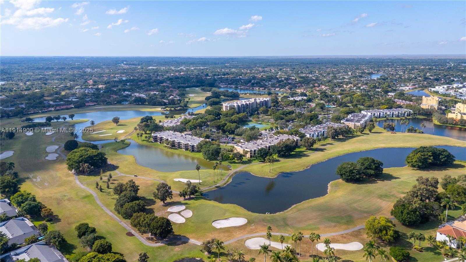 BUILDING FOUR OF COUNTRY - Residential