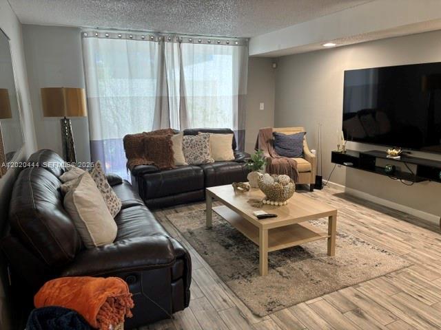 SUNSET KENDALL VILLAS - Residential