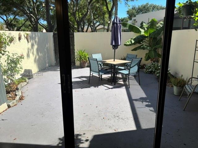 SUNSET KENDALL VILLAS - Residential