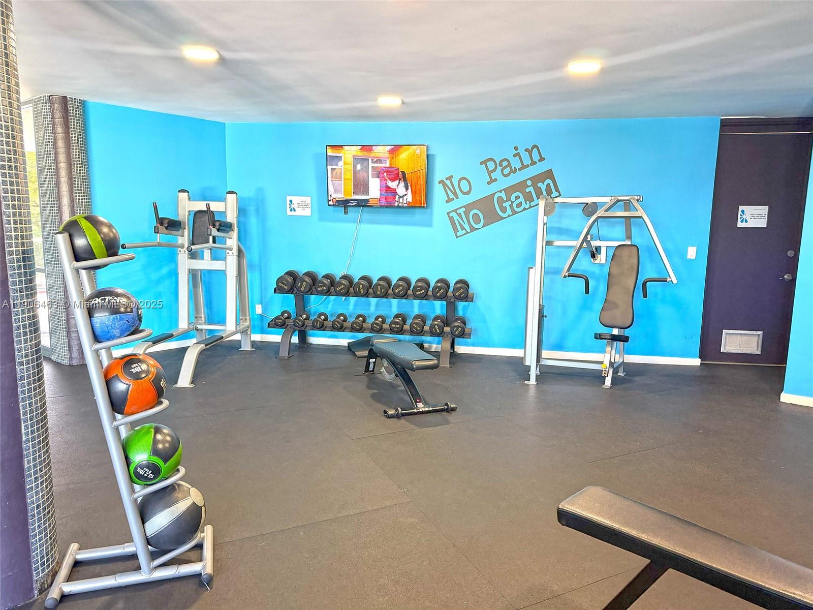 AZURE LAKE CONDO - Residential Lease