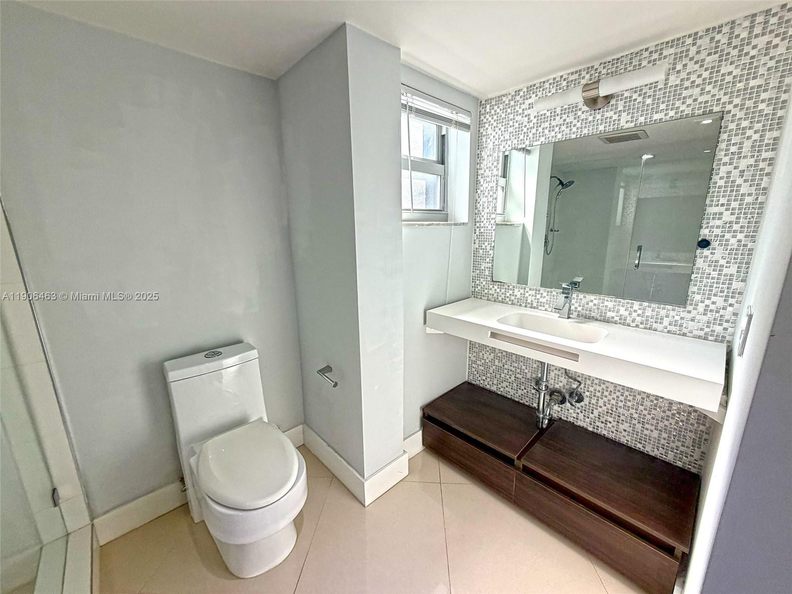 AZURE LAKE CONDO - Residential Lease