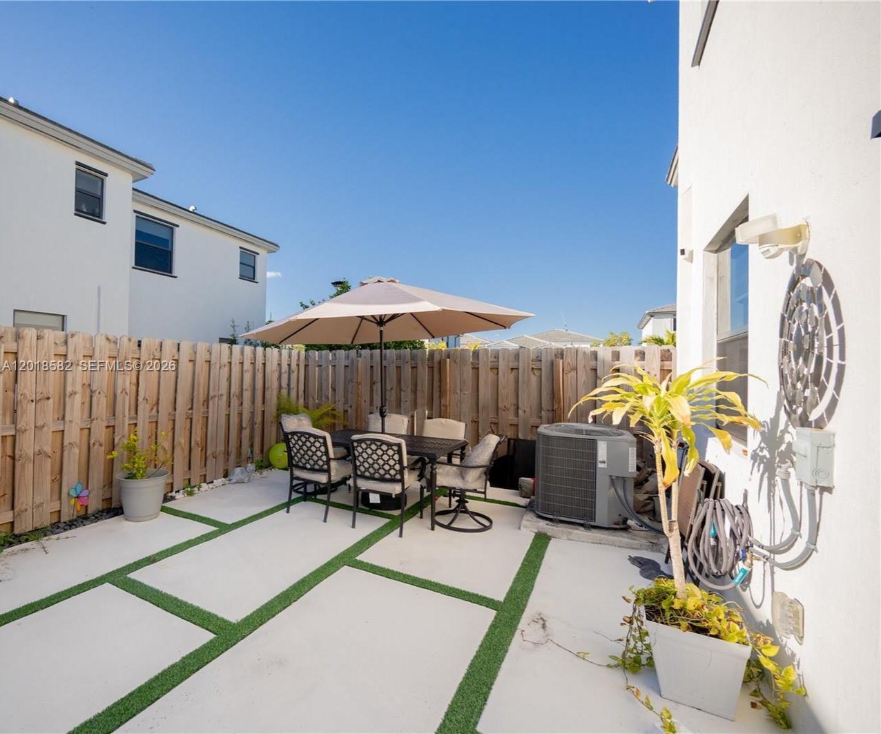 PINE ISLE - Residential