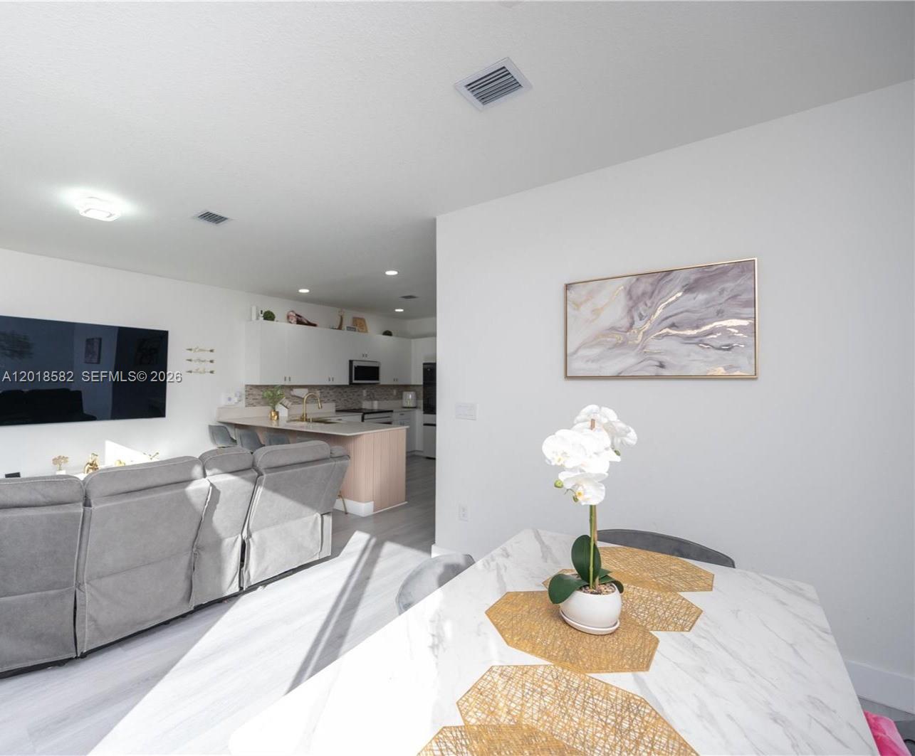PINE ISLE - Residential