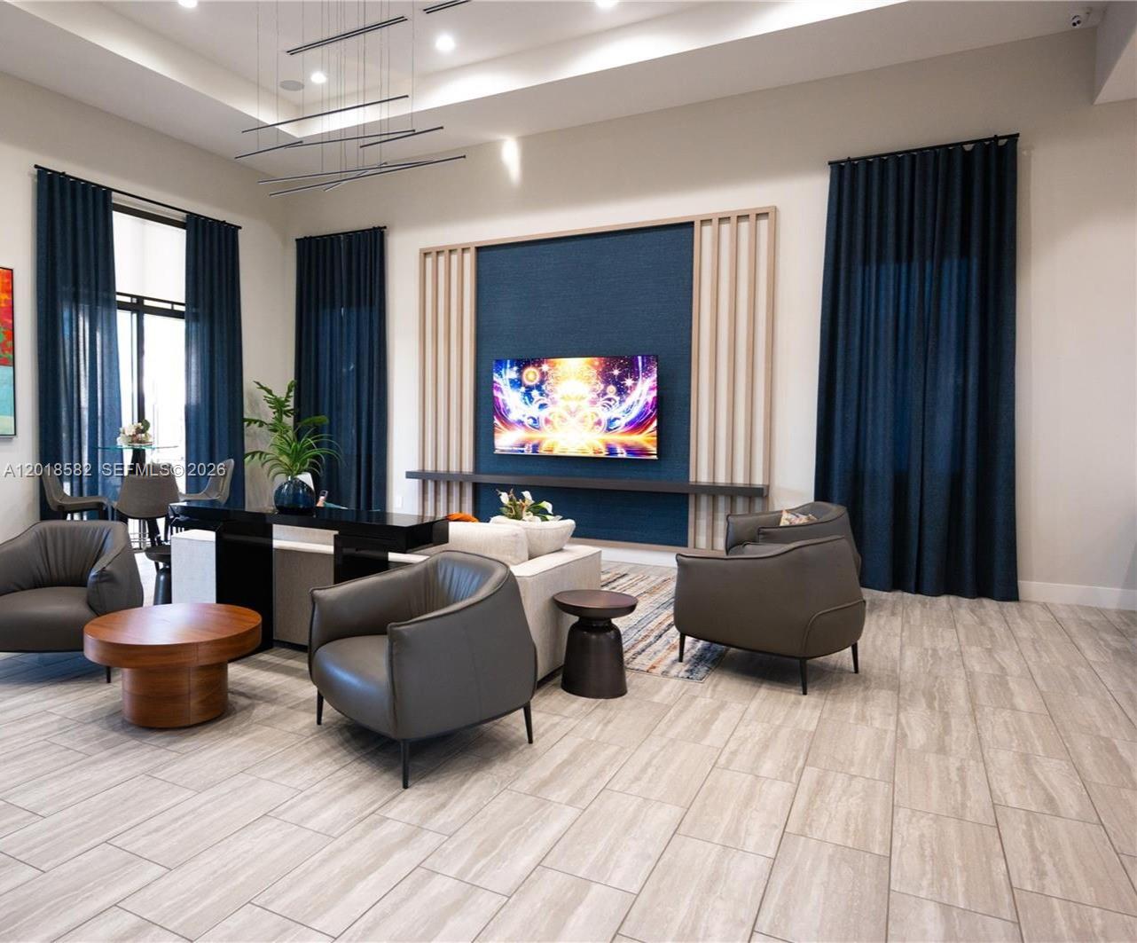 PINE ISLE - Residential