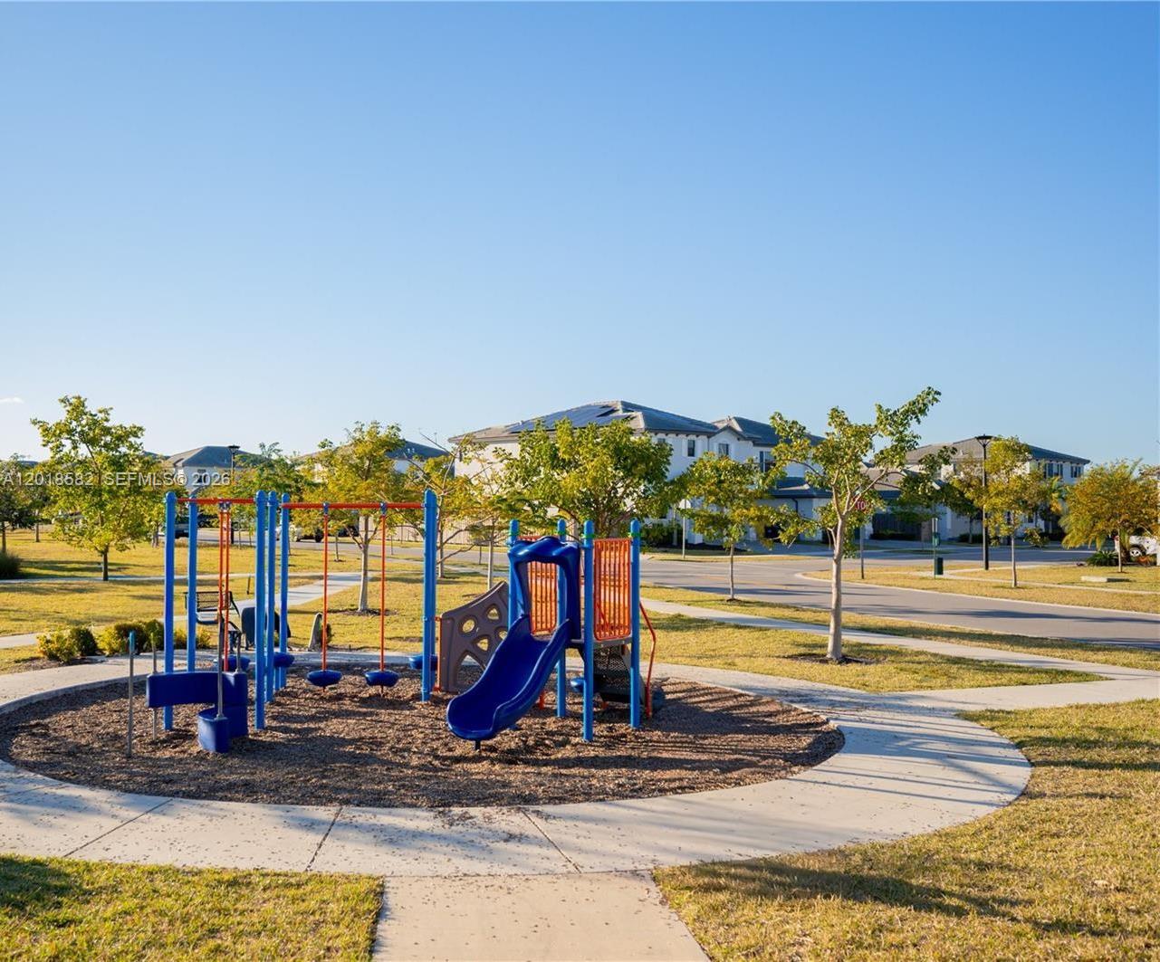 PINE ISLE - Residential