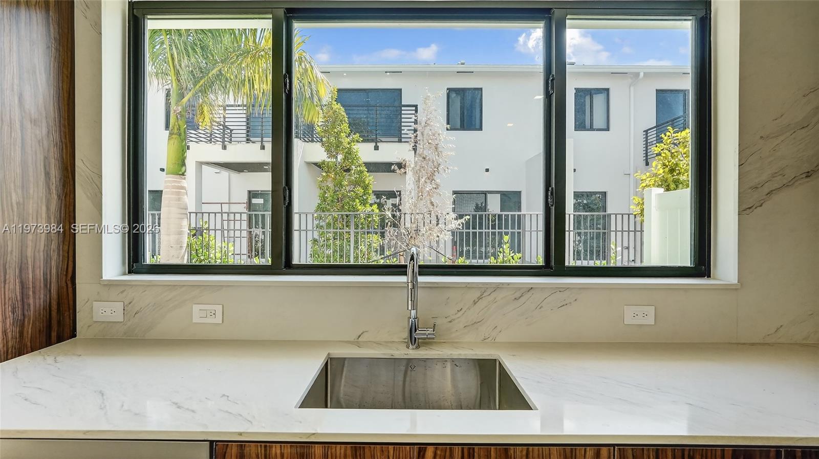 H20 DANIA BEACH - Residential