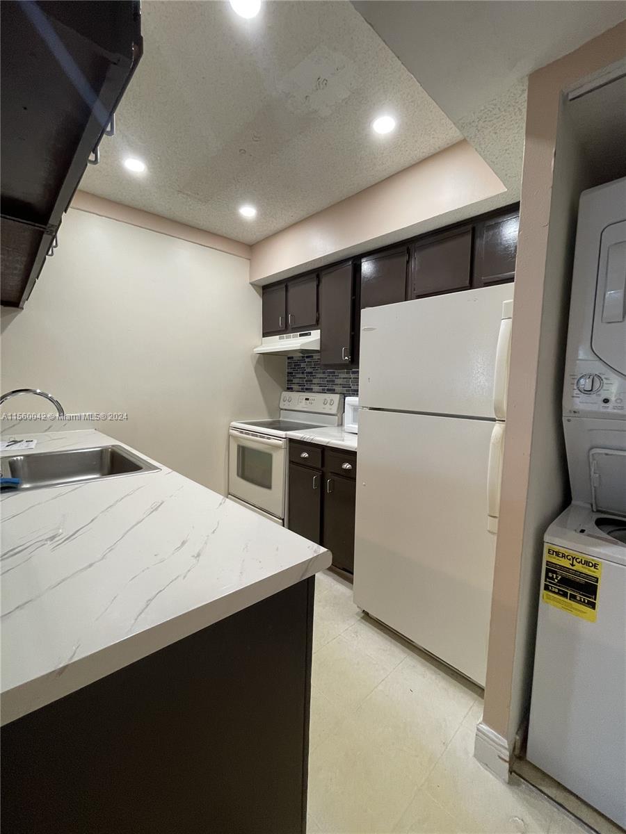 SUN VISTA GARDENS CONDO - Residential Lease