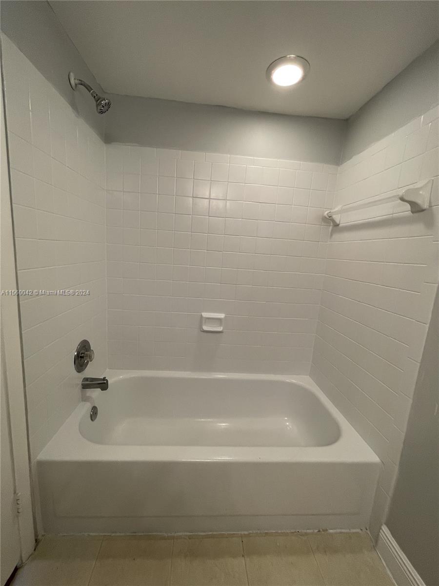 SUN VISTA GARDENS CONDO - Residential Lease