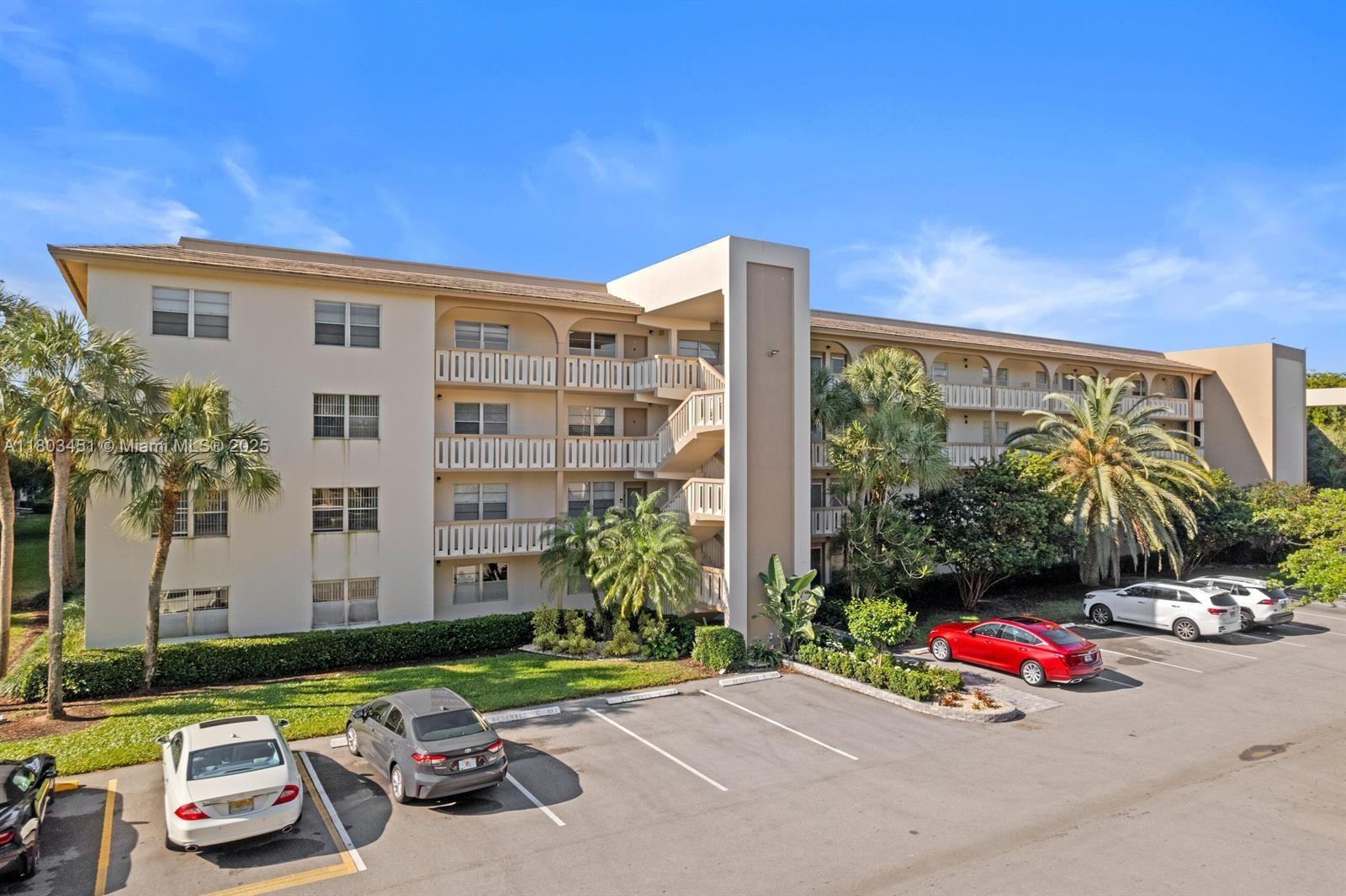 2305 Lucaya Ln H1, Coconut Creek, Broward County, Florida - 2 Bedrooms  
2 Bathrooms - 