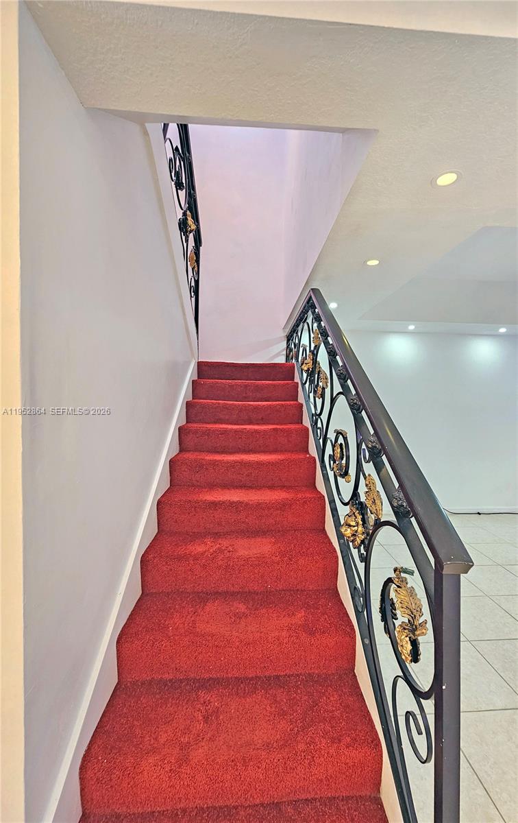 KENDALL VILLAGE TOWNVILLA - Residential