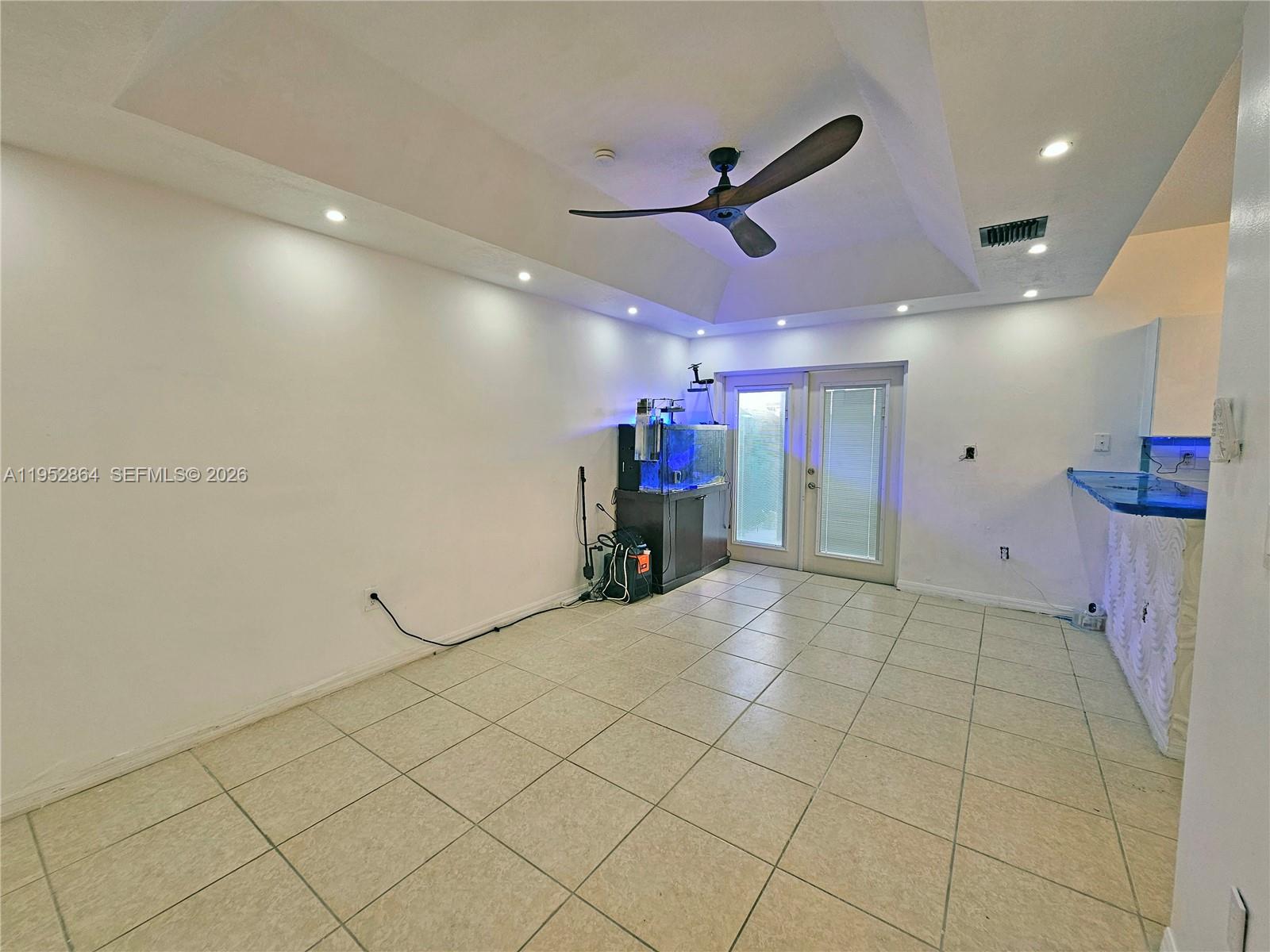 KENDALL VILLAGE TOWNVILLA - Residential