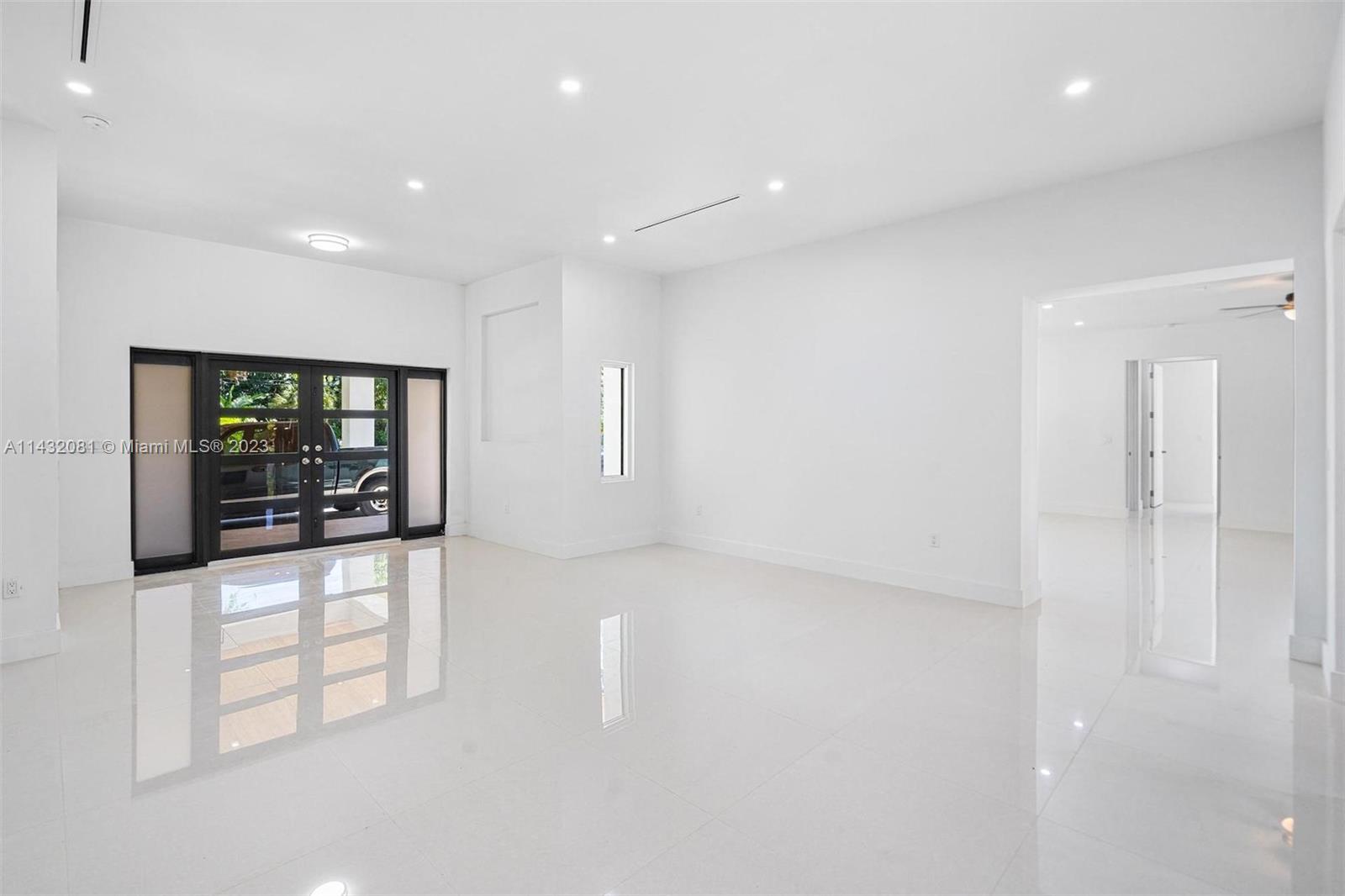 SO MIAMI GDN HEIGHTS - Residential