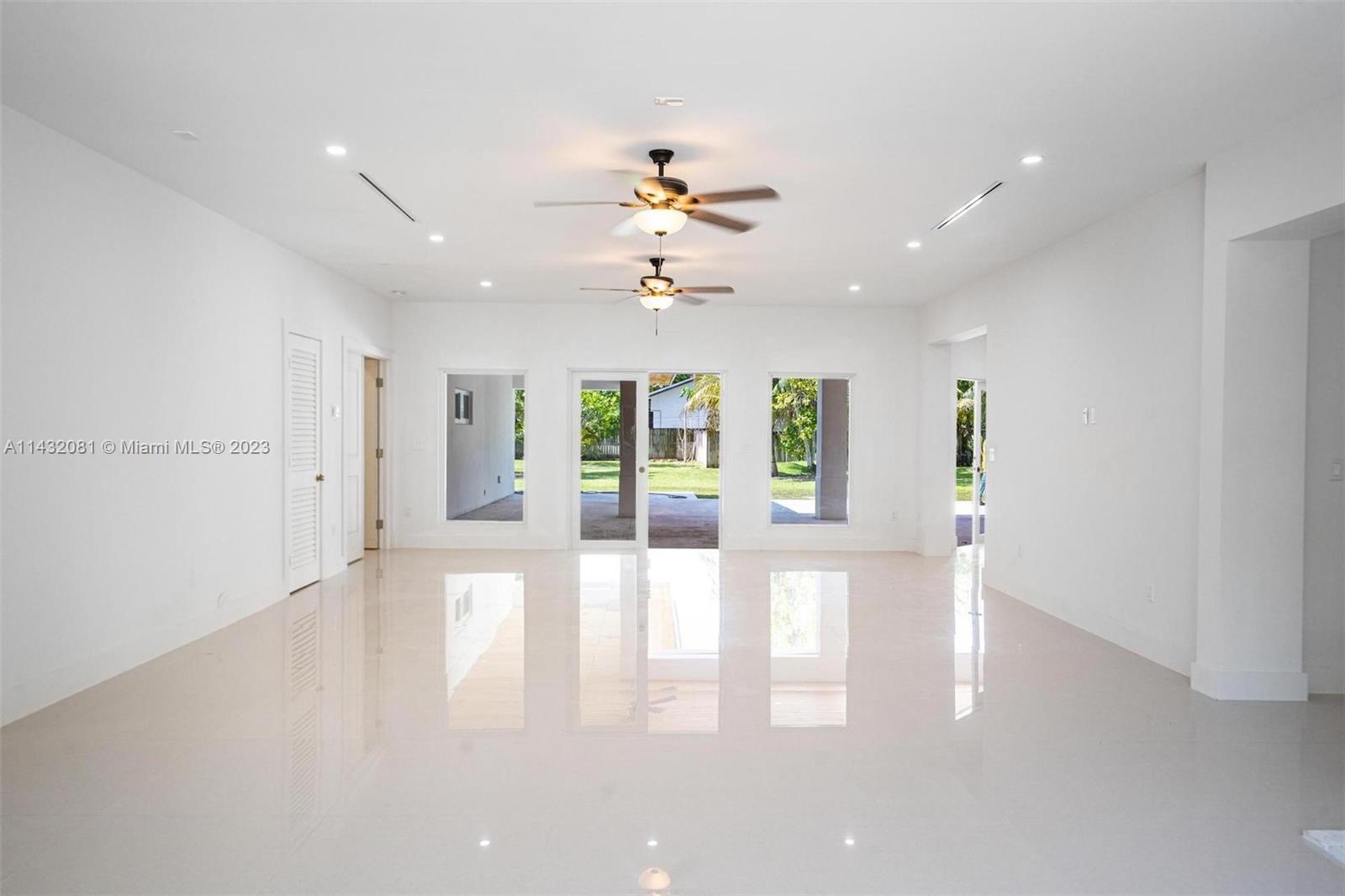 SO MIAMI GDN HEIGHTS - Residential