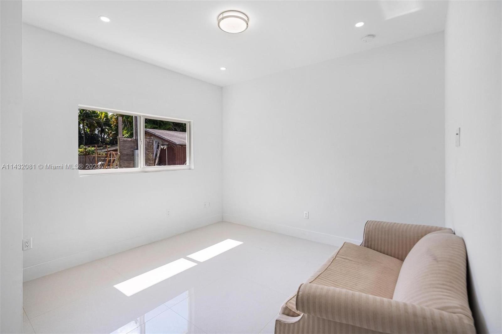 SO MIAMI GDN HEIGHTS - Residential