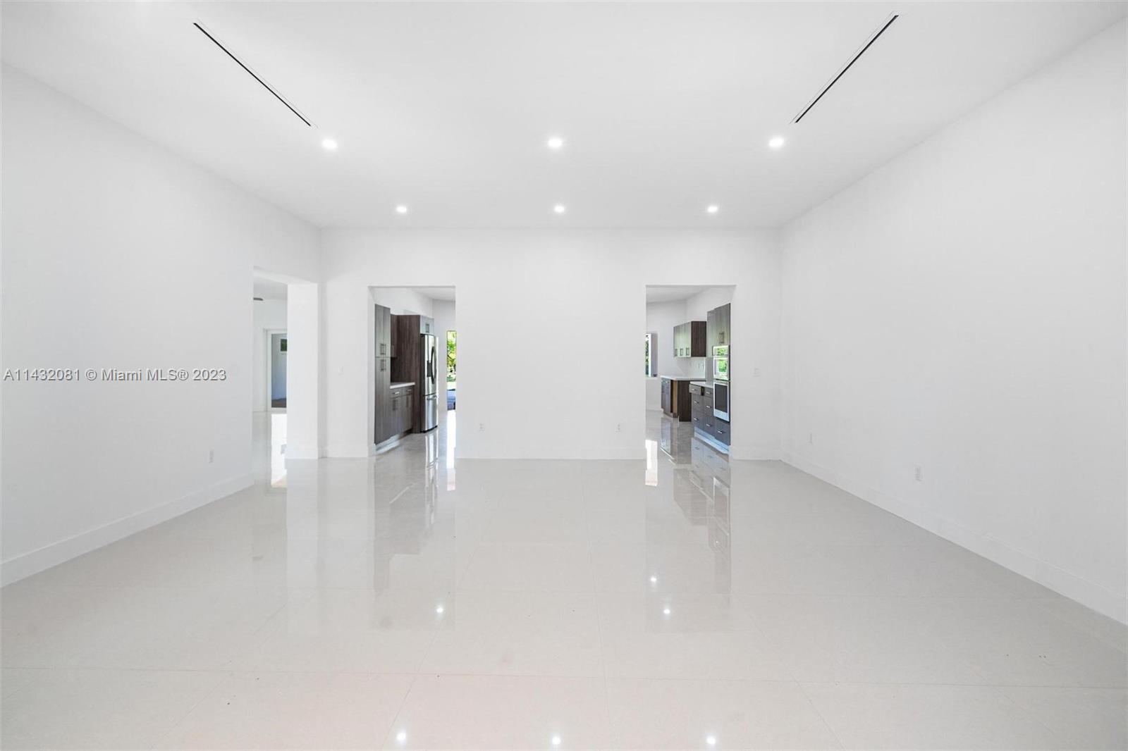 SO MIAMI GDN HEIGHTS - Residential