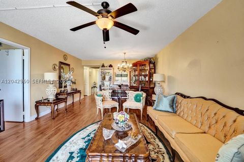 Tiny photo for 1000 Colony Point Cir #422, Pembroke Pines, FL 33026 (MLS # A12042960)
