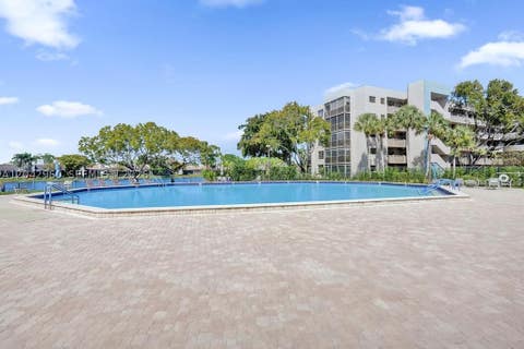 Tiny photo for 1000 Colony Point Cir #422, Pembroke Pines, FL 33026 (MLS # A12042960)