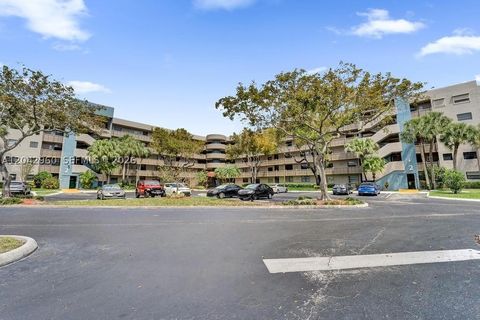 Tiny photo for 1000 Colony Point Cir #422, Pembroke Pines, FL 33026 (MLS # A12042960)