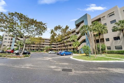Tiny photo for 1000 Colony Point Cir #422, Pembroke Pines, FL 33026 (MLS # A12042960)