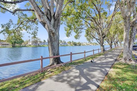 Tiny photo for 1000 Colony Point Cir #422, Pembroke Pines, FL 33026 (MLS # A12042960)
