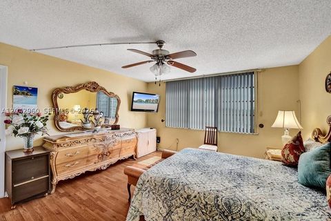 Tiny photo for 1000 Colony Point Cir #422, Pembroke Pines, FL 33026 (MLS # A12042960)