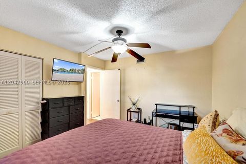 Tiny photo for 1000 Colony Point Cir #422, Pembroke Pines, FL 33026 (MLS # A12042960)