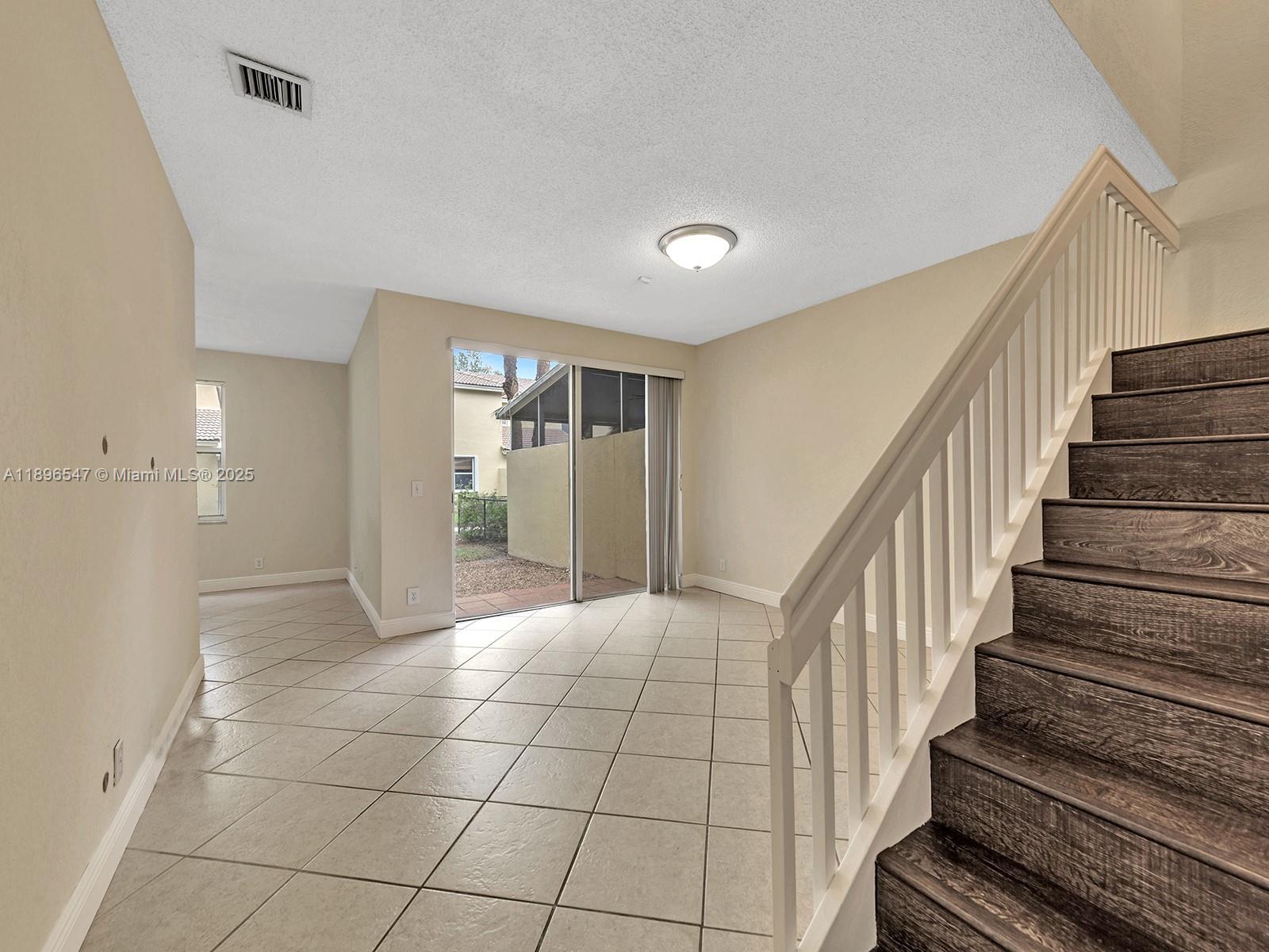 PEMBROKE SHORES - Residential Lease