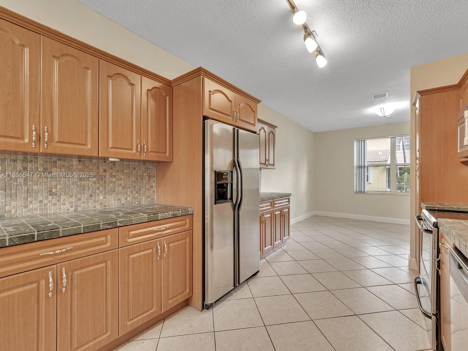 PEMBROKE SHORES - Residential Lease