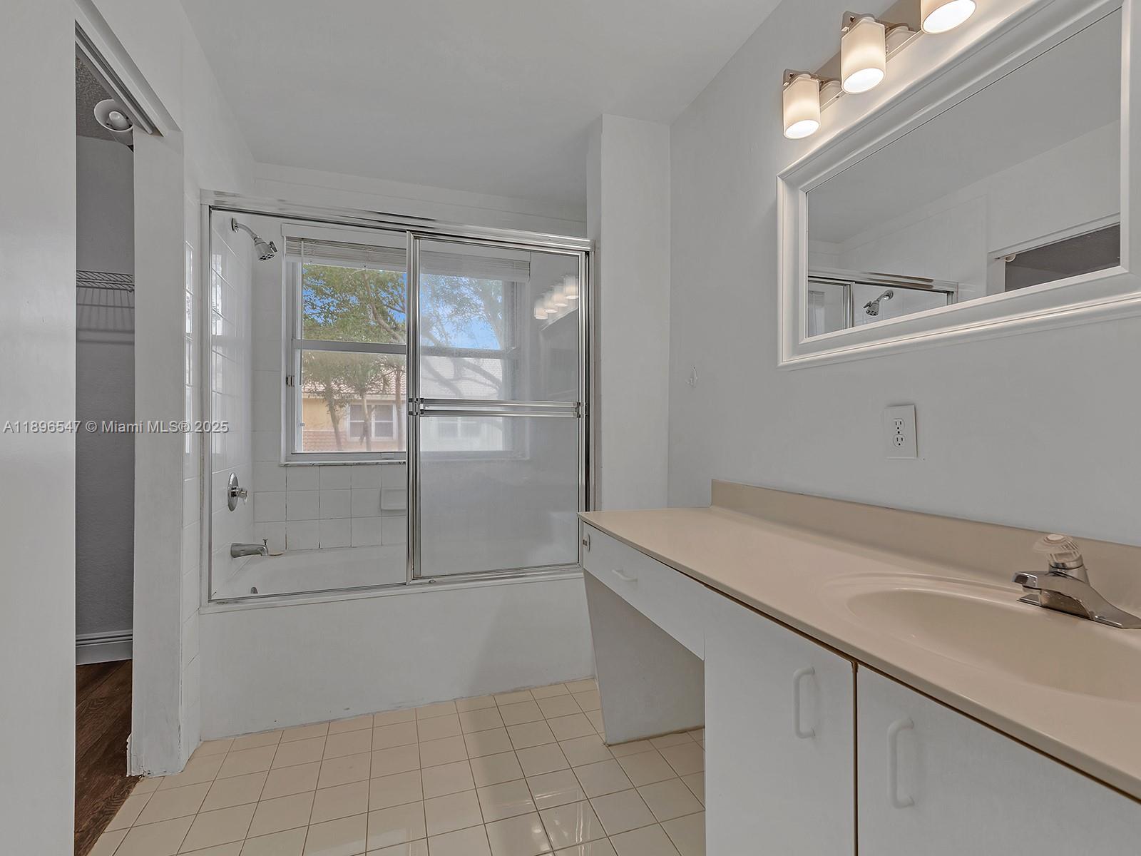 PEMBROKE SHORES - Residential Lease